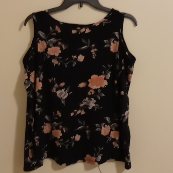 Black floral long sleeve tee. - Picture 2 of 3